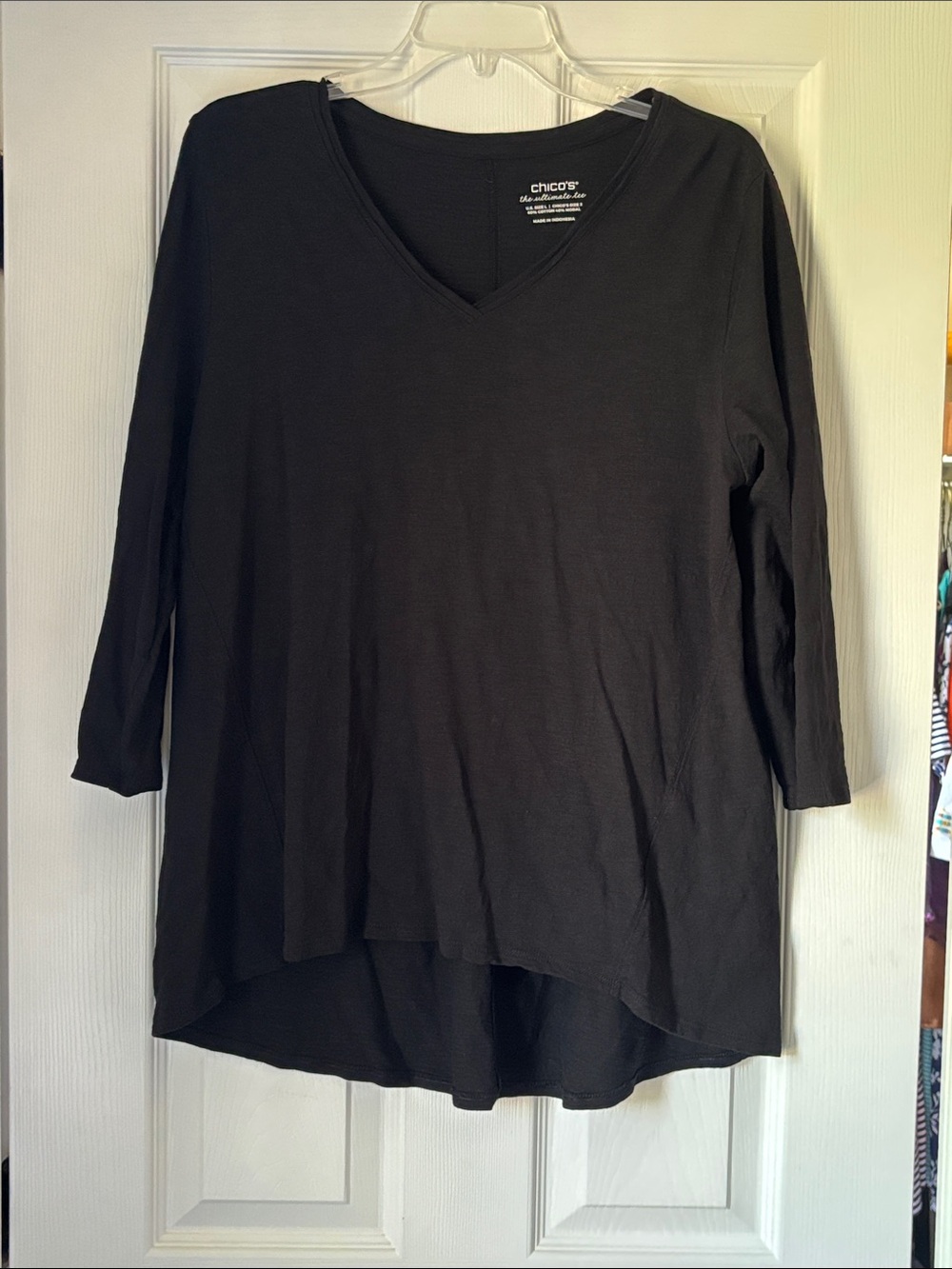 Chico's Black V-Neck 3/4 Long Sleeve Tunic Top - High-Low Hem textured